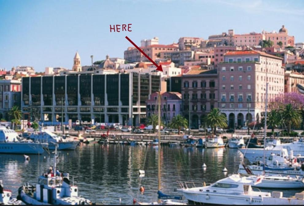 Appartamento Di Fronte Al Porto Turistico カリアリ エクステリア 写真